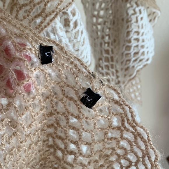 Bouncy Scarf - Picture 5 of 6